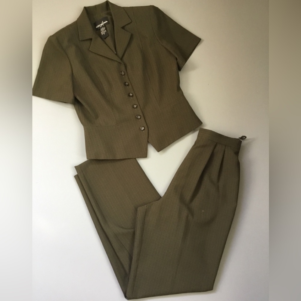 Positive Attitude Women's  2-Piece Pant Suit Olive Green Plaid